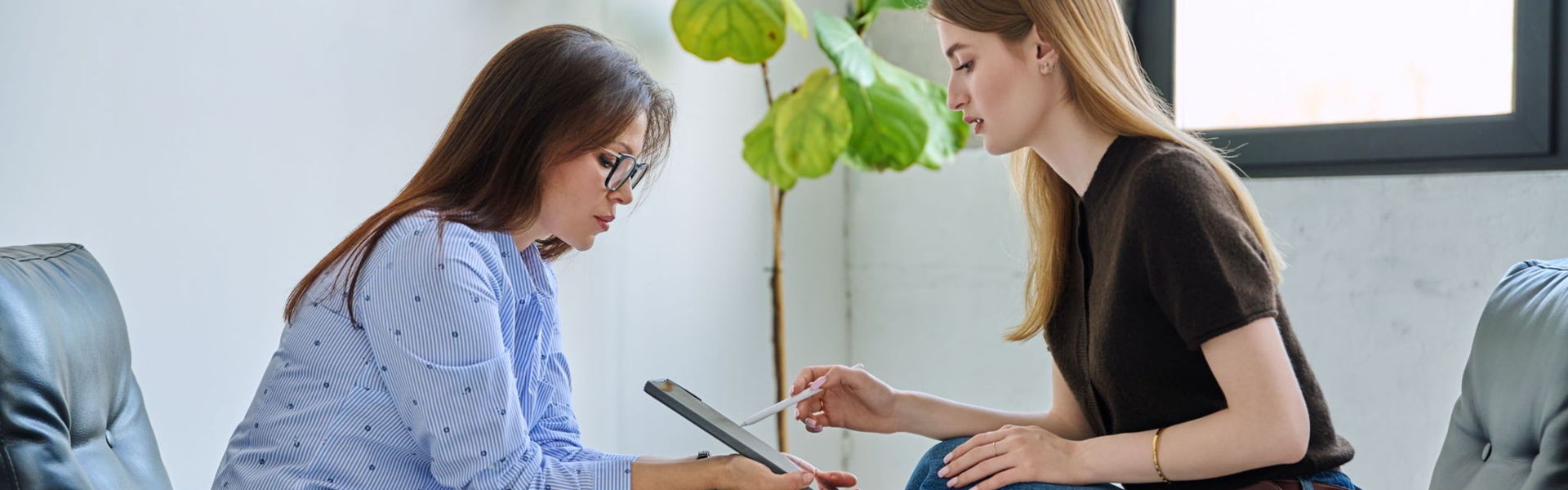 Solution-Focused Strategies in Healthcare: Brief Therapy for Big Impact - Background Image