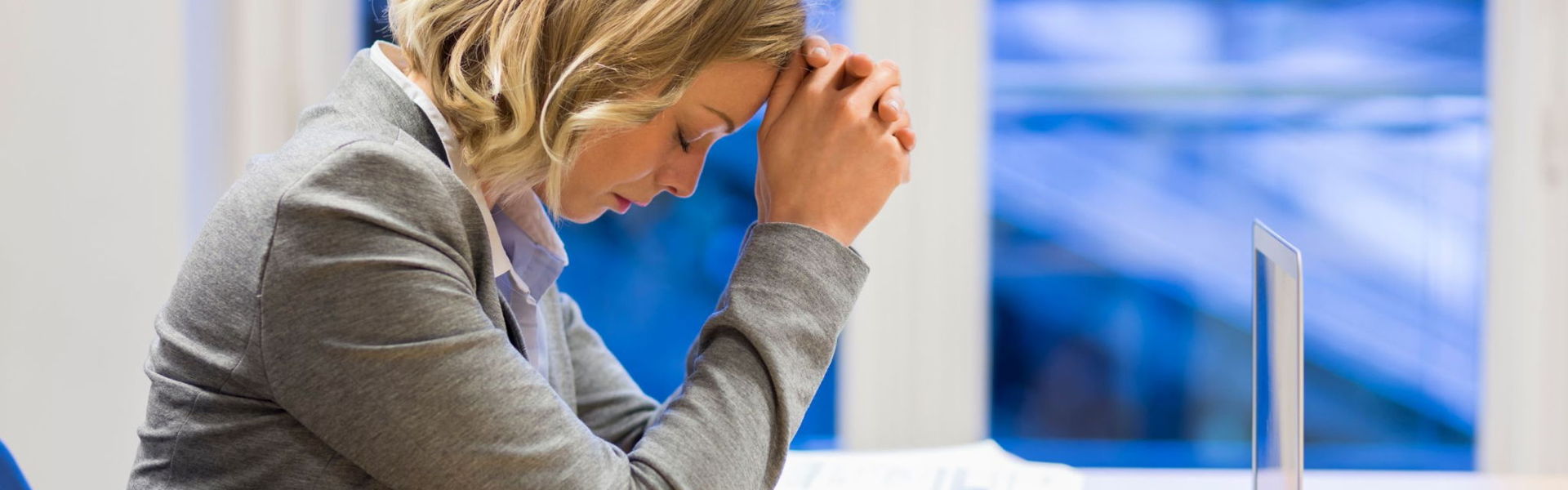 Countertransference, Mindfulness, and the Effective Therapist - Background Image