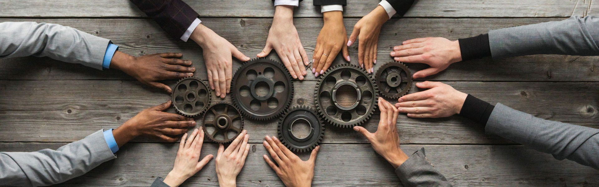 Cultural Intelligence CQ: Navigating Cultural, Identity, and Generational Differences in Teams - Background Image