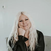Kim Miller, LISAC, LCSW, SEP, IFS-TR, EMDR-TR, qEEG TR, CLC, CSAT-Candidate